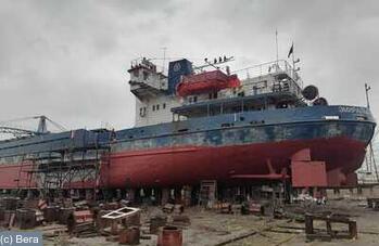 Балаковский судостроительный -судоремонтный завод проводит ремонт судна "Эмиральд" 